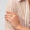 Archival Glitz Goldfarbener Edelstahl-Bandring Archival Glitz Goldfarbener Edelstahl-Bandring