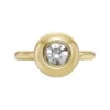 Bright Baubles Goldfarbener Messingring mit zentralem Fokus
