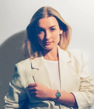 Carlie Dreizeigeruhr aus Edelstahl