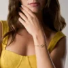 Ellis Armband aus goldfarbenem Messing mit gemischten Formen