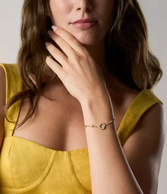Ellis Armband aus goldfarbenem Messing mit gemischten Formen