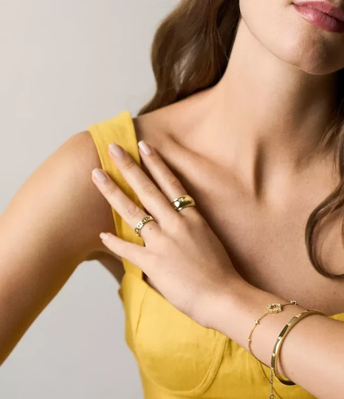 Ellis Armband aus goldfarbenem Messing mit gemischten Formen