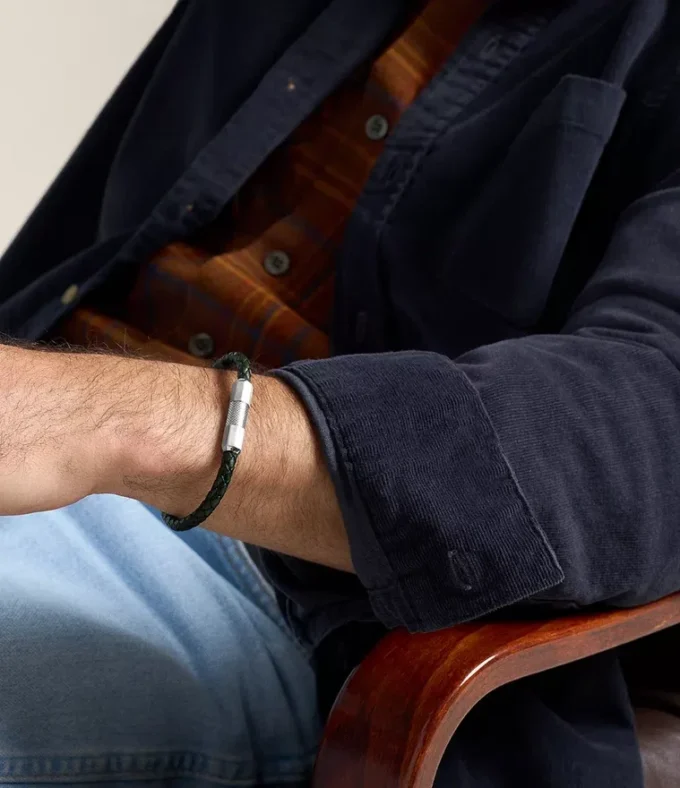 Maschinell geriffeltes Leder und Edelstahl-Armband