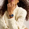 Nick Jonas x Fossil Machine Luxe Blue Vignette Dreizeigeruhr aus braunem Krokodilleder