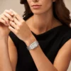 Raquel Dreizeiger-Uhr mit Datumsanzeige aus Edelstahl