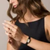 Raquel Mini Dreizeigeruhr aus schwarzem Leder