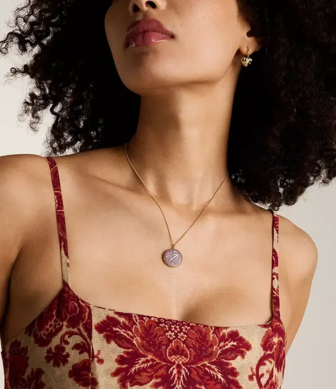 Sagittarius Sutton Sternzeichen Goldfarbene Edelstahl-Halskette mit violettem Amethyst-Anhänger