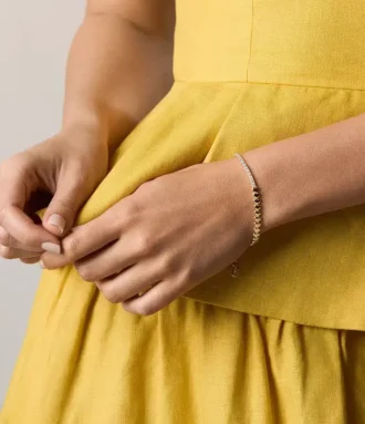 Sutton Love-All Goldfarbenes Messing-Tennisarmband mit Herzgliedern